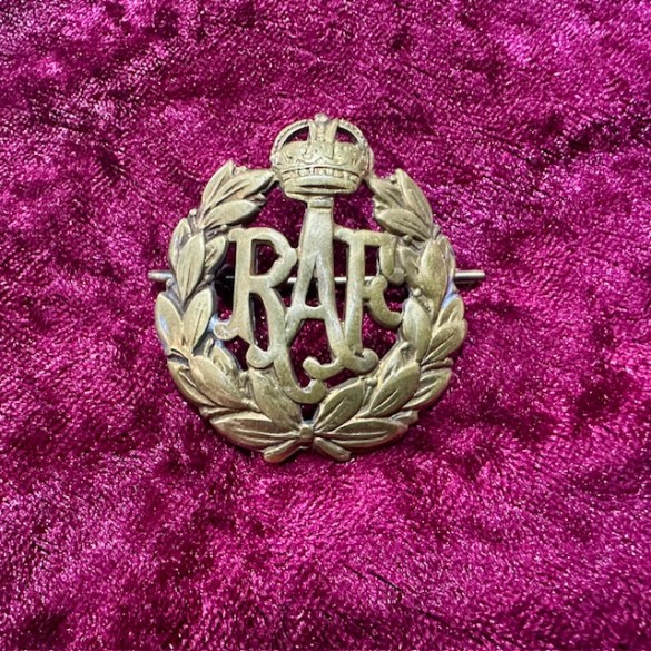 WW2 RAF Cap Badge